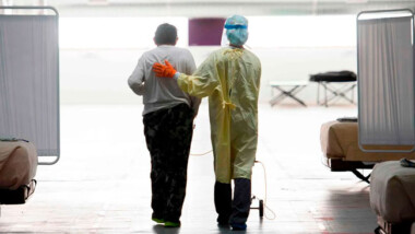 COVID-19: OMS registra nueva cifra máxima de casos diarios