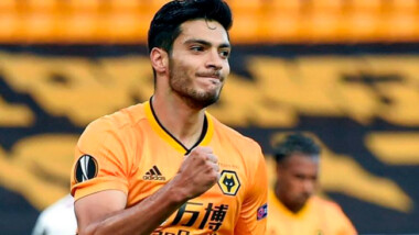 Raúl Jiménez continúa con una recuperación favorable desde casa