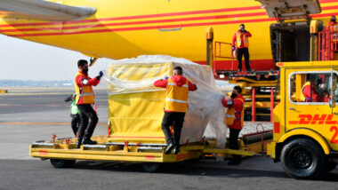 El primer lote de vacunas contra el COVID-19 llega a México