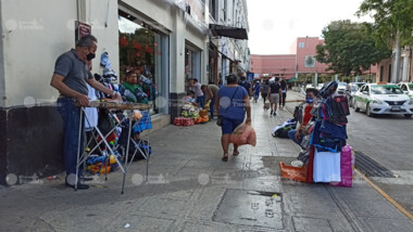 Regresan ambulantes a las calles del Centro de Mérida