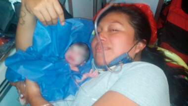 Nace bebé prematura en ambulancia