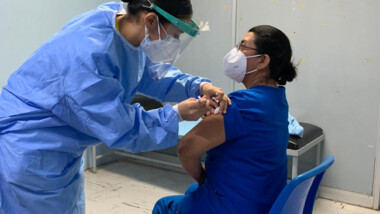 Blindan al personal médico del coronavirus
