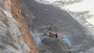 Se rompe glaciar en el Himalaya; hay muertos y decenas de desaparecidos