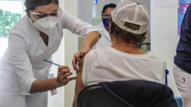 Yucatán requiere 580 mil vacunas para los adultos mayores