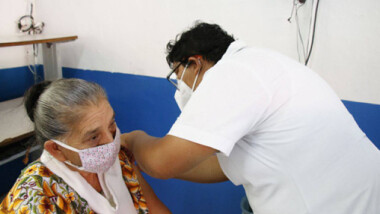 Tekax, Peto, Izamal y Tinum, los siguientes en aplicar vacunas contra el coronavirus