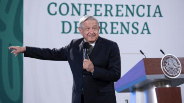 AMLO propondrá reforma constitucional si la justicia frena la reforma eléctrica
