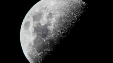 Rusia y China unen fuerzas para construir una estación lunar