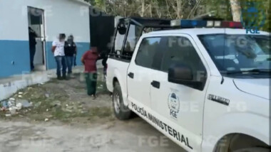 Ejercen acción penal contra 4 policías de Tulum (video)