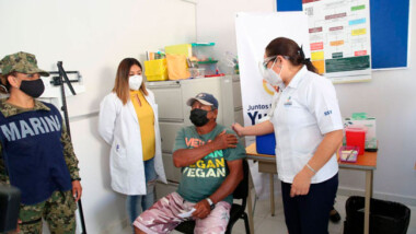Vacunan a pobladores de Hunucmá, Akil y Río Lagartos