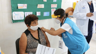 Vacunarán a 129 mil adultos mayores en Mérida