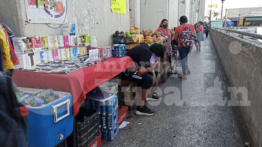 Denuncian cobros excesivos a vendedores ambulantes, la Comuna responde