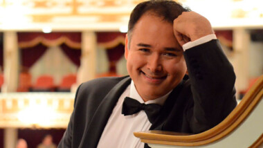 El mexicano Javier Camarena, elegido como el mejor cantante de ópera en el mundo