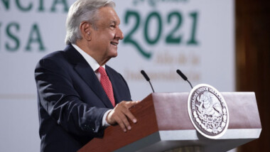 Claro que hay que superarnos, pero no volvernos egoístas ni aspirar a ser fifí: AMLO