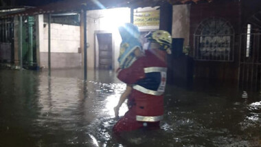 Lluvia inunda colonias de Progreso