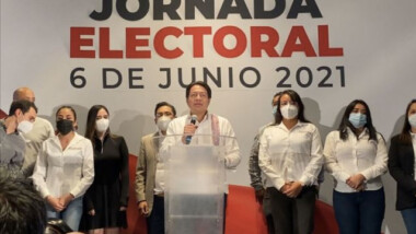 Delgado presume triunfo de Morena en 6 gubernaturas; calla sobre NL