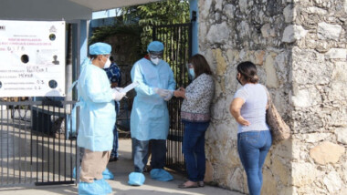 Yucatán continuará en semáforo amarillo pese a alza de contagios