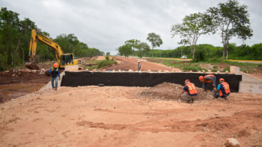 Vestigios arqueológicos y líos campesinos demoran construcción del Tren Maya