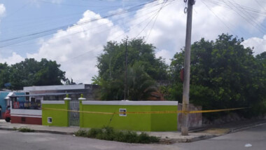 Muere en el pasillo de su casa