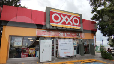 Cierran tiendas Oxxo por brote de covid