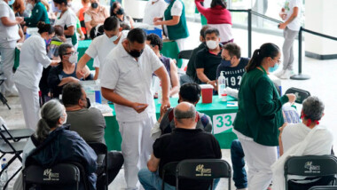 Llama IMSS a vacunarse contra COVID-19 para alcanzar mayor inmunización