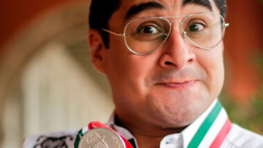 “Cuxum” recibe la medalla Héctor Herrera “Cholo” 2021