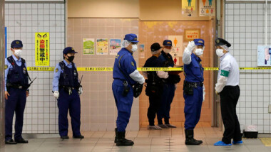 Autoridades de Tokio refuerzan seguridad tras ataque con cuchillo en tren