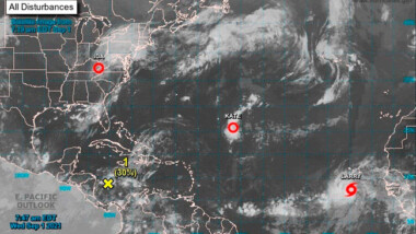 Nueva tormenta tropical Larry será huracán para el jueves o viernes