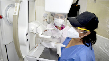 Siete de cada 10 mujeres dejaron de hacerse chequeos para detectar cáncer de mama durante la pandemia