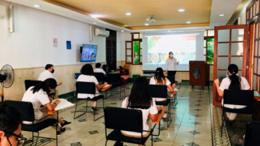 Poco a poco regresan universitarios a clases presenciales