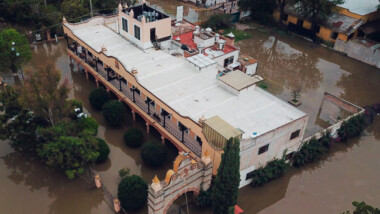 Se inunda Tequisquiapan, Querétaro, tras desfogue de presa