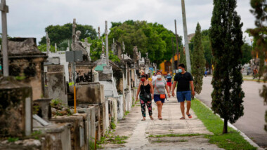 Inauguran Simposio académico virtual por los 200 años del Cementerio General