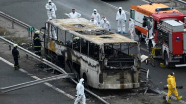 Mueren calcinados 12 niños y 34 adultos al incendiarse un autobús en Bulgaria