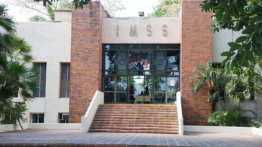 Sólo urgencias y hospitalización este lunes en el IMSS