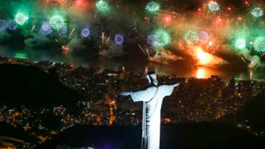 Ómicron obliga a Brasil a olvidarse de multitudes en Nochevieja y pone en peligro el Carnaval