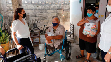 Entregan aparatos ortopédicos a grupos vulnerables de Mérida