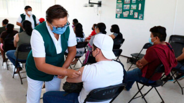 Recibirán vacuna contra el coronavirus adolescentes de Mérida y 67 municipios más
