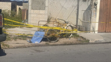 Adulto mayor muere antes de llegar al doctor