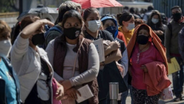 Cuarta ola de Covid se desacelera; muertes tienen leve repunte