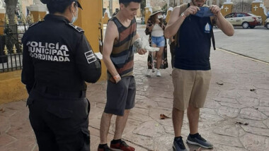 En Valladolid, obligan a turistas a utilizar el cubrebocas