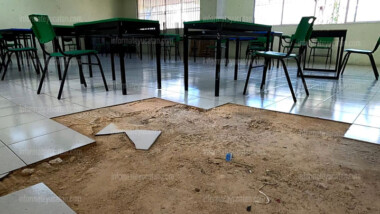 Escuela se “cae a pedazos” por falta de mantenimiento de Segey (VIDEO)