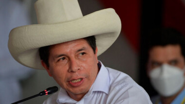 Perú: Pedro Castillo despide a su gabinete; va por su tercer equipo en seis meses