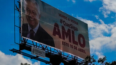 Aparecen en Mérida espectaculares de apoyo a López Obrador