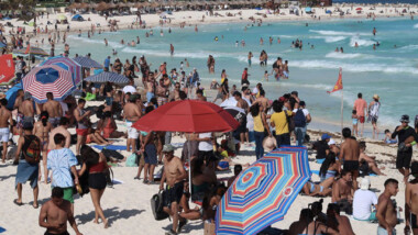 Playas mexicanas se volvieron a llenar tras dos años de pandemia
