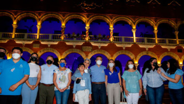 Iluminan de azul el Palacio Municipal por el Día Mundial de la Concienciación del Autismo