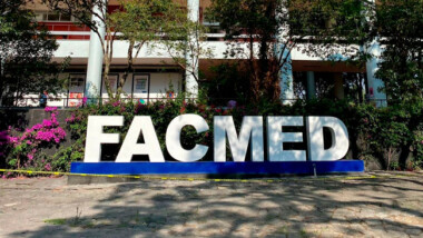 Alumno de la UNAM muere tras lanzarse de un edificio en la Facultad de Medicina