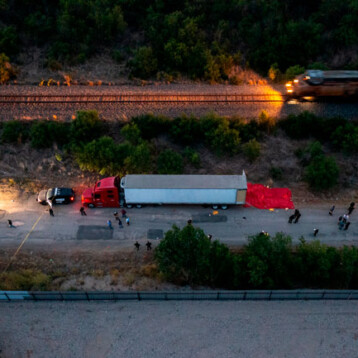 Texas: Suman 51 los migrantes muertos hallados en camión abandonado en San Antonio