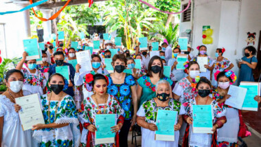Fortalecen la lengua maya con 33 nuevos intérpretes en Mérida