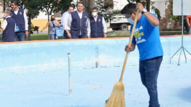 Continúa la rehabilitación de glorietas y fuentes de avenidas