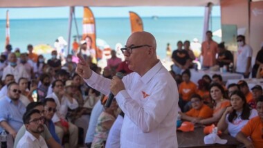 “Tenemos que dar una sacudida al país”