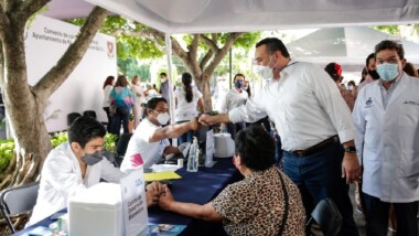 Aplican pruebas de detección oportuna de VIH en Feria de la Salud
